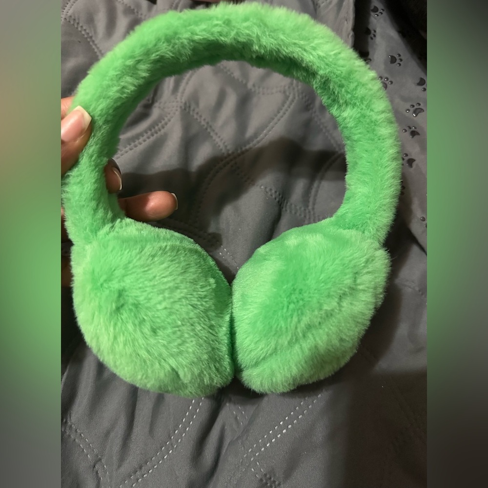 RIPNDIP Fluffy Alien Earmuffs👽💚